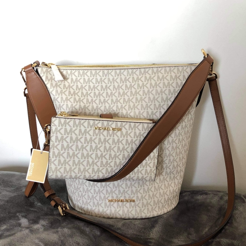 Bucket bag bundle